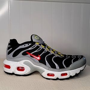 Kid's Unisex Size 4Y Nike Air Sneaker